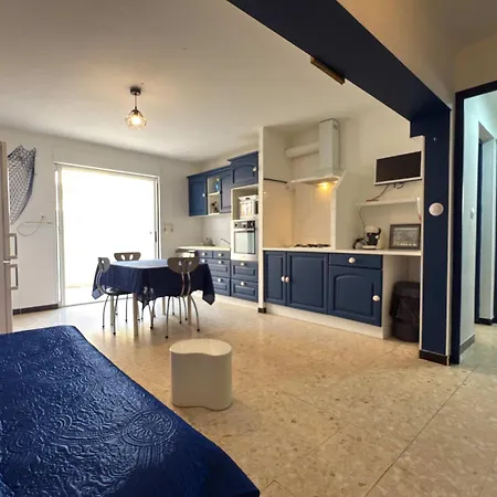 Villa & Avec Piscine Interieure